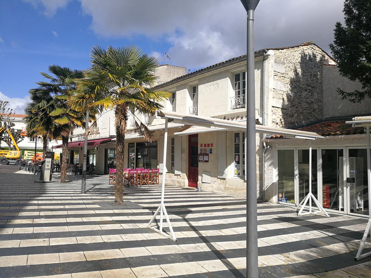 La Loge Du Theatre - Saintes Apartment Luaran gambar